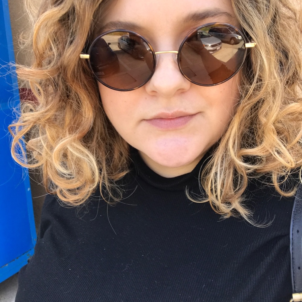 Meet your Posher, Tara